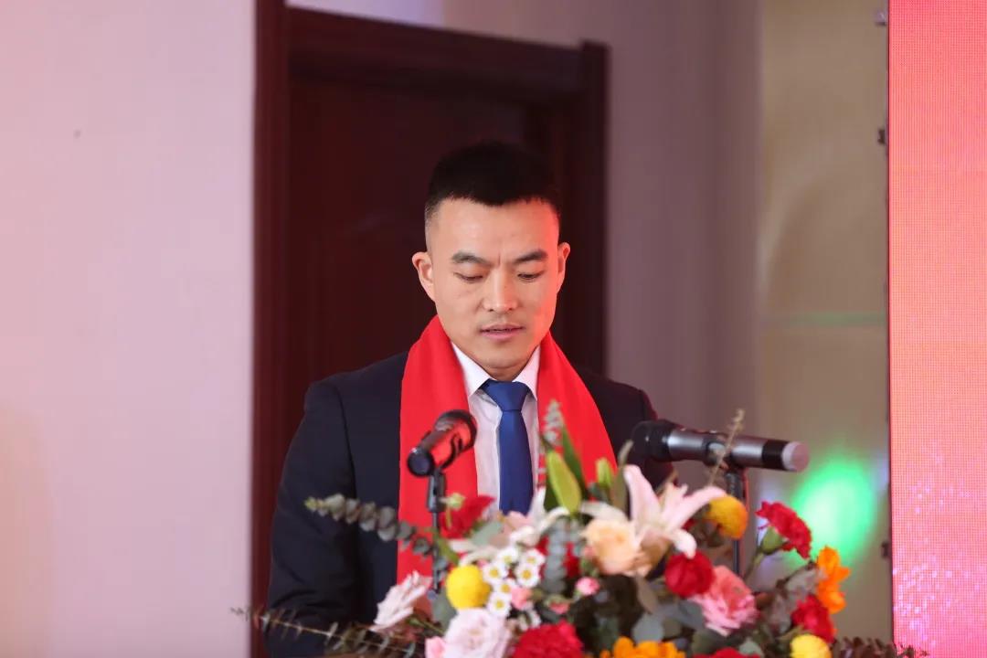 【同心同向-聚力同行】東岳機(jī)械2021年終表彰盛典暨2022年開(kāi)工動(dòng)員大會(huì)圓滿舉行 【同心同向-聚力同行】東岳機(jī)械2021年終表彰盛典暨2022年開(kāi)工動(dòng)員大會(huì)圓滿舉行